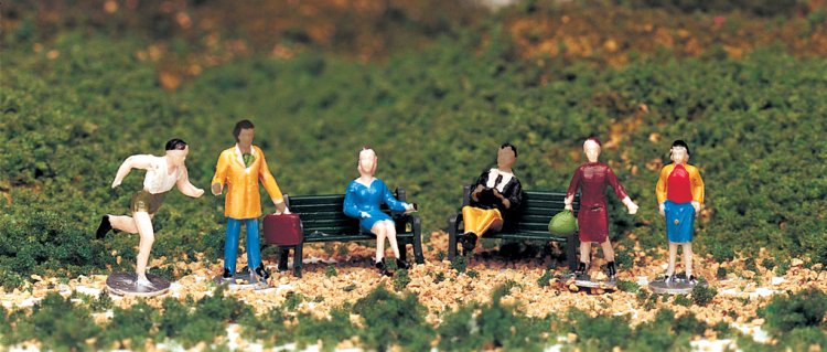People at Leisure (HO Scale) - Click Image to Close