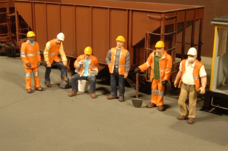 Maintenance Workers - HO Scale - Click Image to Close