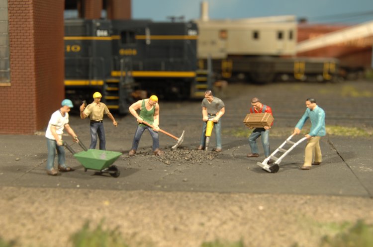 Construction Workers - O Scale - Click Image to Close