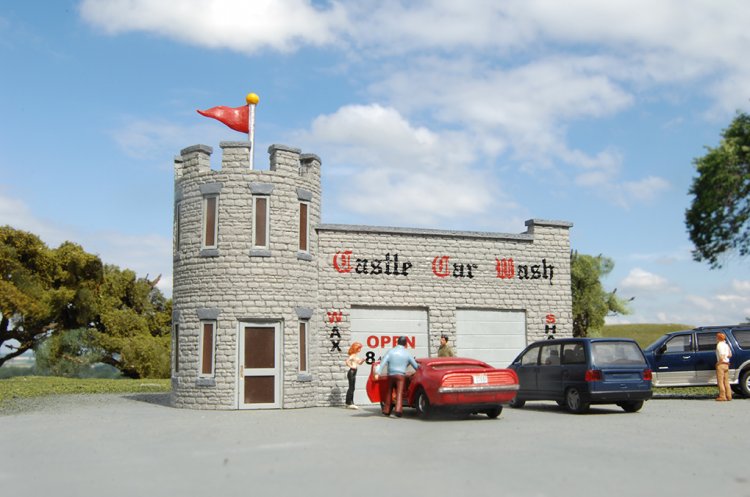 Castle Car Wash - Roadside U.S.A® Building (HO Scale) - Click Image to Close