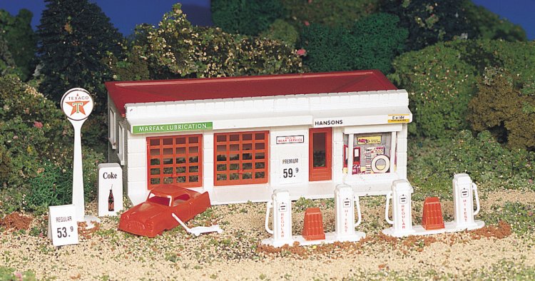 Gas Station (HO Scale) - Click Image to Close