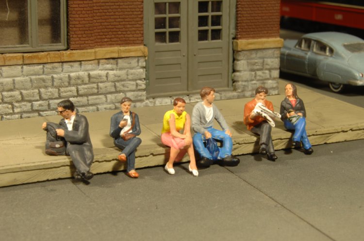 Seated Platform Passengers - HO Scale - Click Image to Close