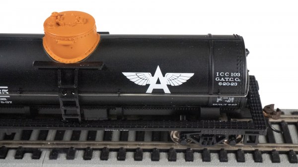 (image for) 40' Single-Dome Tank Car - Tidewater #1365