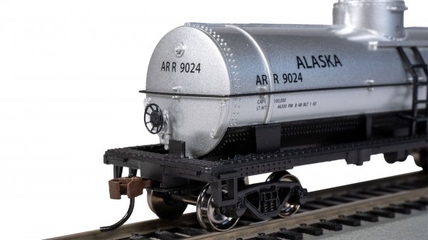 (image for) Alaska Railroad #9024 - 40' Single-Dome Tank Car (HO Scale)