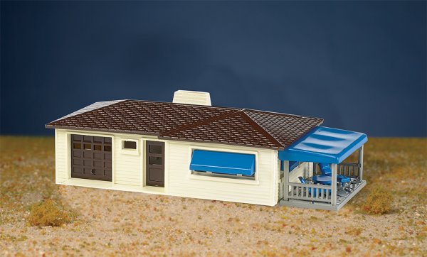 (image for) Ranch House - Cream & Brown (HO Scale)