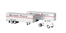 Southern Pacific™ - White Truck Cab & 2 Piggyback Trailers (HO)