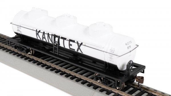 (image for) 40' Three-Dome Tank Car - Kanotex #879