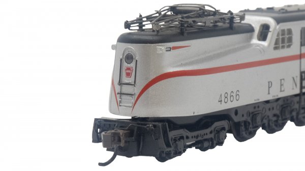 (image for) GG-1 - PRR #4866 – Silver w/ Red Stripe