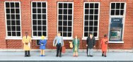 (image for) Standing Office Workers - O Scale