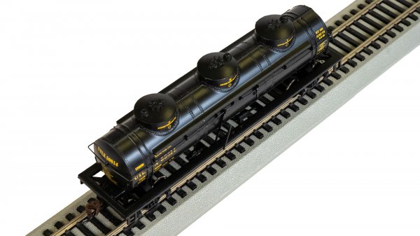 (image for) 40' Three Dome Tank Car - UTLX #59814