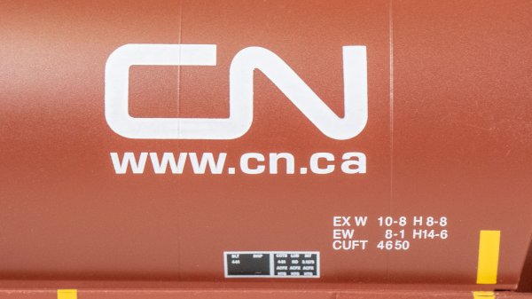 (image for) Canadian 4 Bay Cylindrical Grain Hopper - CN #377375 (Oxide Red)