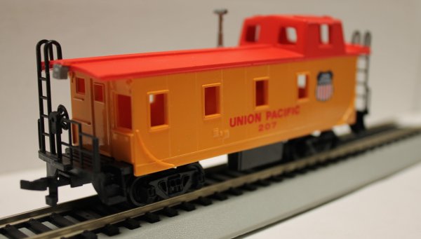 (image for) Union Pacific - Off Center Caboose