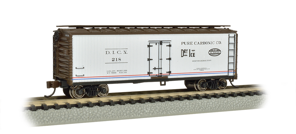 Bachmann 19855 N 40' Wood Reefer Pure Carbonic Company